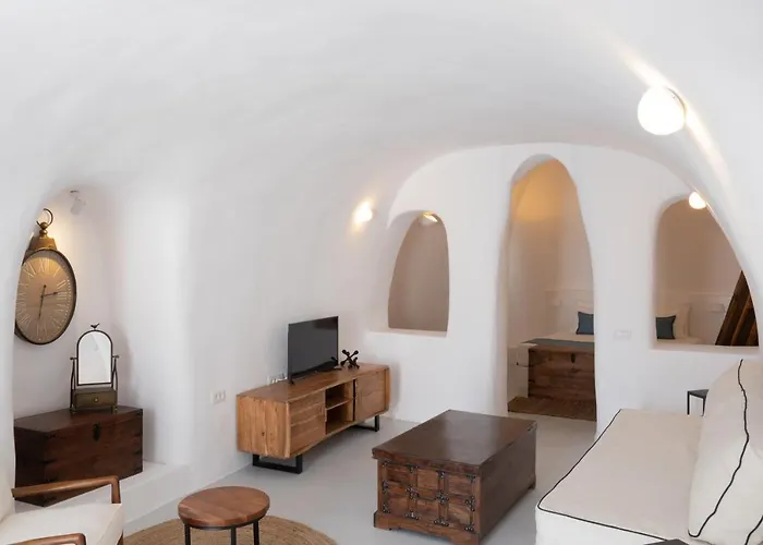 Spirit By Mary D Nomikou 4* Oia (Santorini)