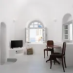 Spirit By Mary D Nomikou 4* Oia (Santorini)