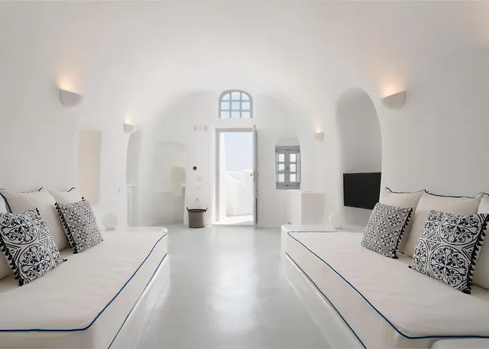 Spirit By Mary D Nomikou Guest house Oia (Santorini)